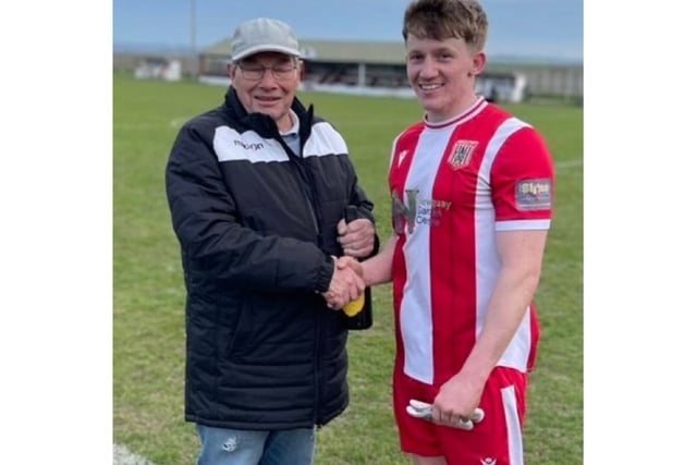 Peppermints move five points clear after Liskeard held