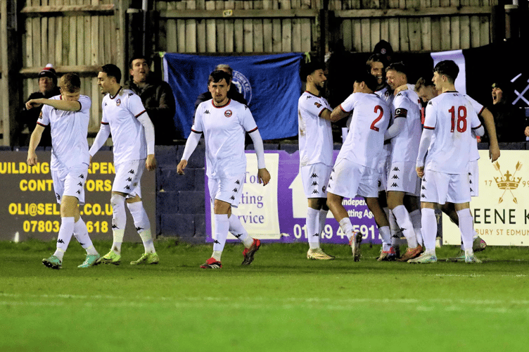 City celebrate at Hardenhuish Park – Picture: Richard Chappell