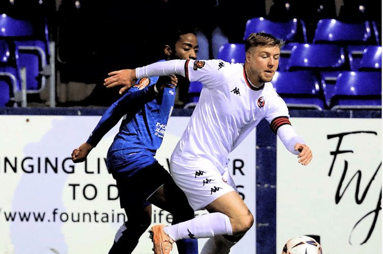 Connor Riley-Lowe bursts forward – Picture: Richard Chappell