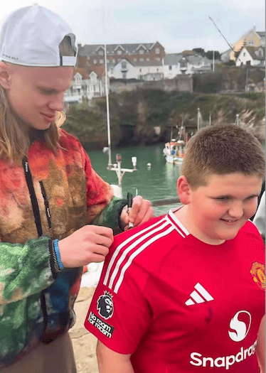 Football fans left starstruck after spotting famous footballer