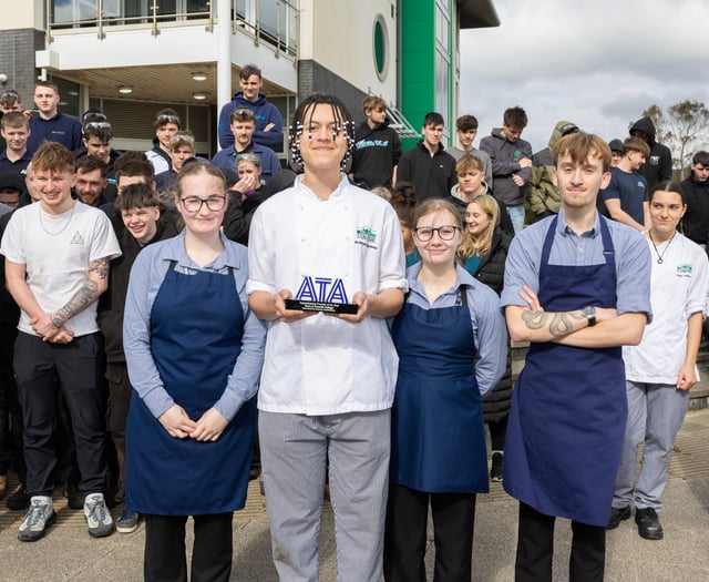 College scoops award for amazing apprenticeships 