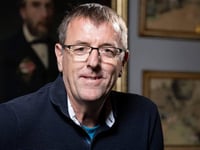 Football legend set to make an appearance to support charity