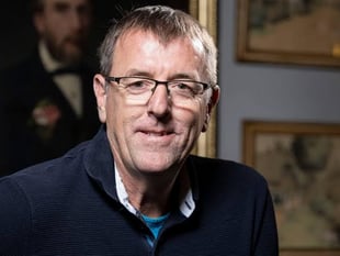 Football legend set to make an appearance to support charity
