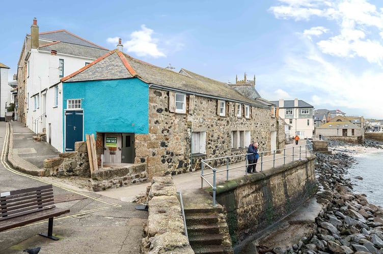 UNDER HAMMER - Former Westcotts Gallery, St Ives.