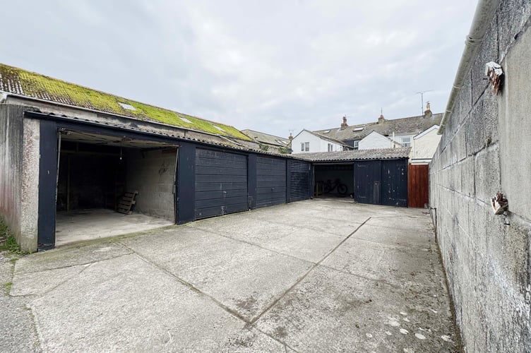 UNDER HAMMER - Marine Terrace, Penzance.