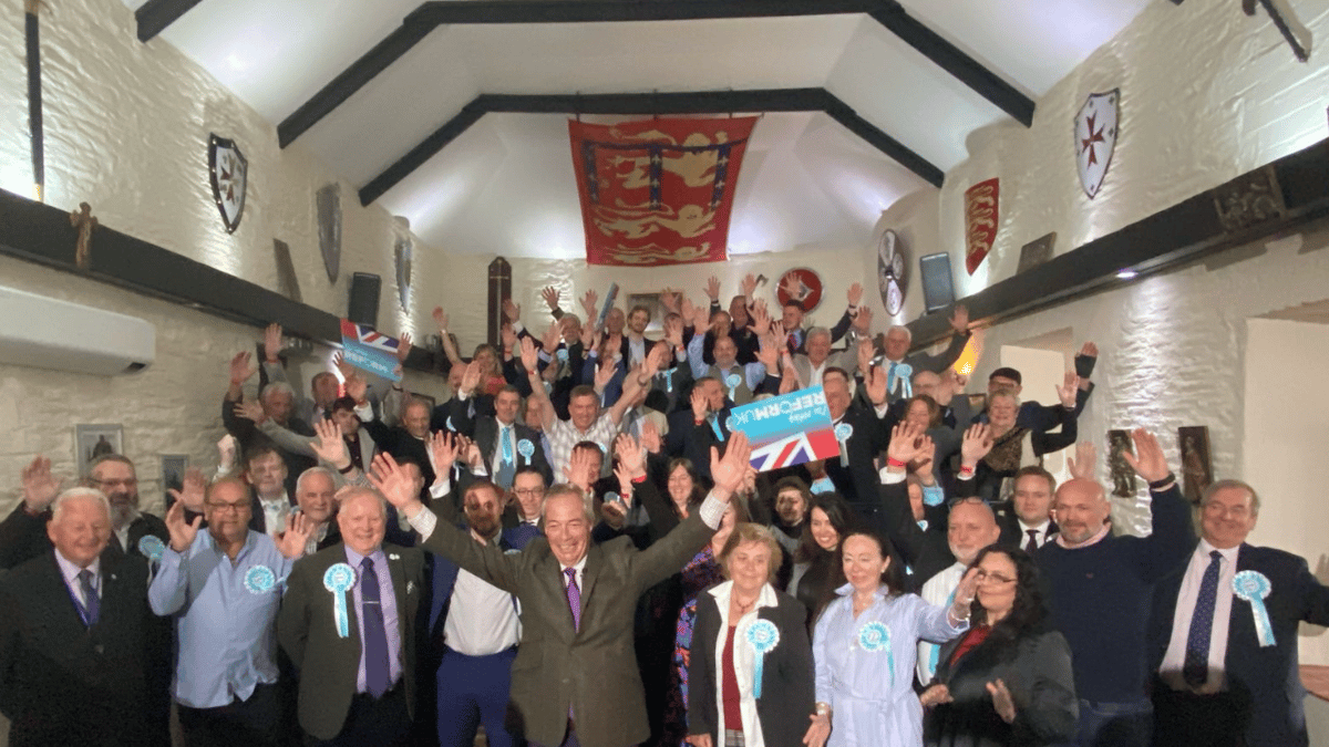 Nigel Farage visits Camelford as Reform claim they will 'save Cornwall'