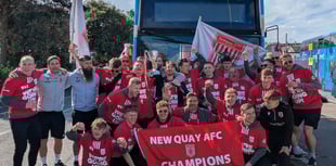 Hundreds line the streets for Newquay AFC celebration tour