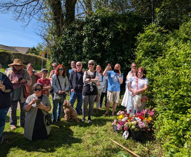 Town give Felix the Cat fitting send off