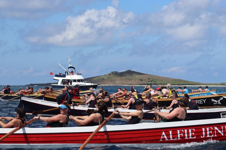 World Championship Gig Rowing race underway 