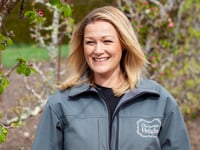 Heligan receives award from King