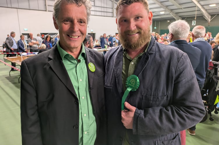 Drew Creek (right) wins Newquay Trenance for the Greens