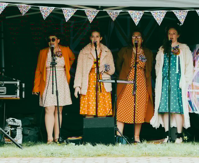 Community comes out in force to commemorate VE Day anniversary