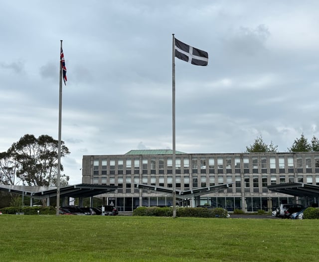 Reform respond to concerns about future of Cornish flag at County Hall