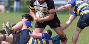 Much-changed Ashes beaten late on at Newton Abbot