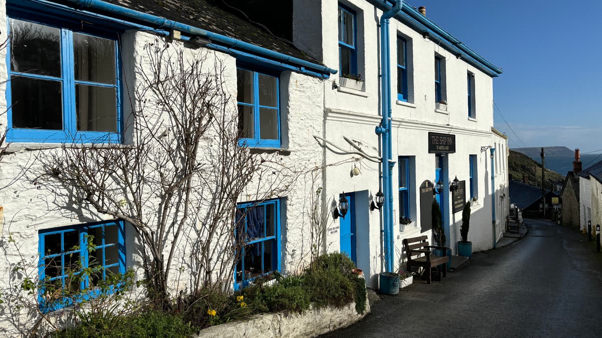 Villagers in second homes haven fight back to save community ...