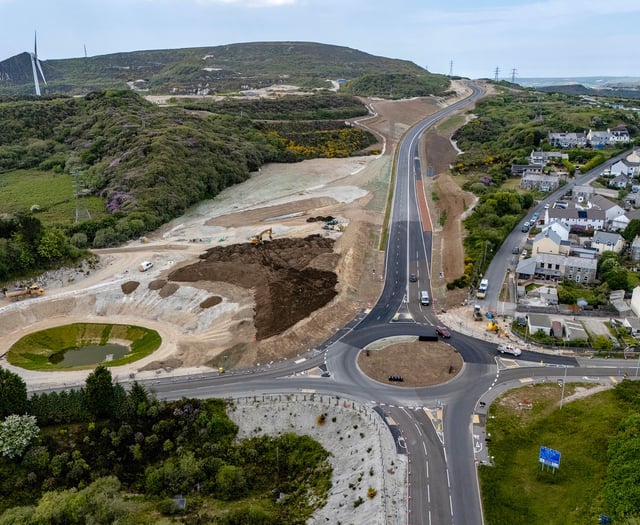 Politicians hail opening of road