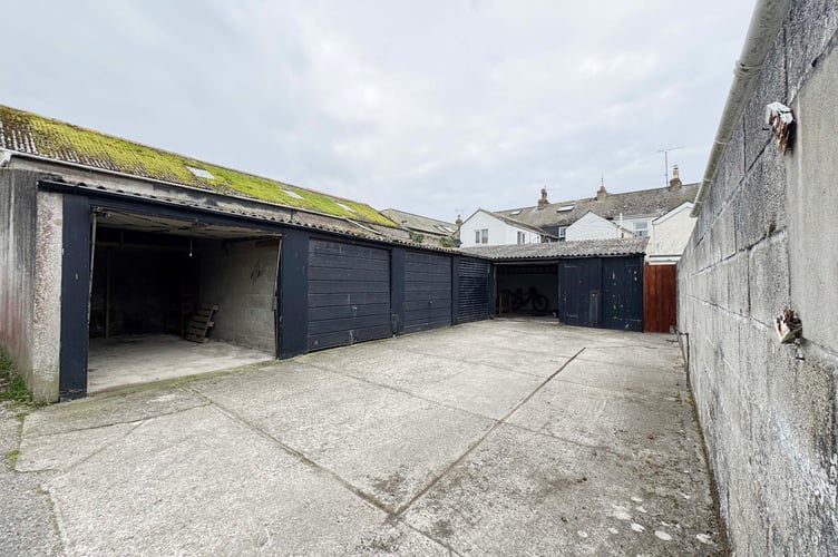 UNDER HAMMER - Rear of Marine Terrace, Penzance.