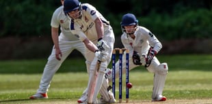 Reds and Swans stay top as Saints ease to derby victory