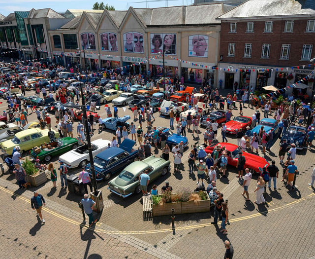 Special shuttle bus for car show