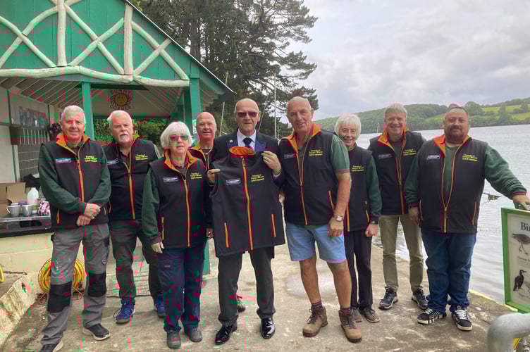 Sunny Corner volunteers with Kevin Tregunna 