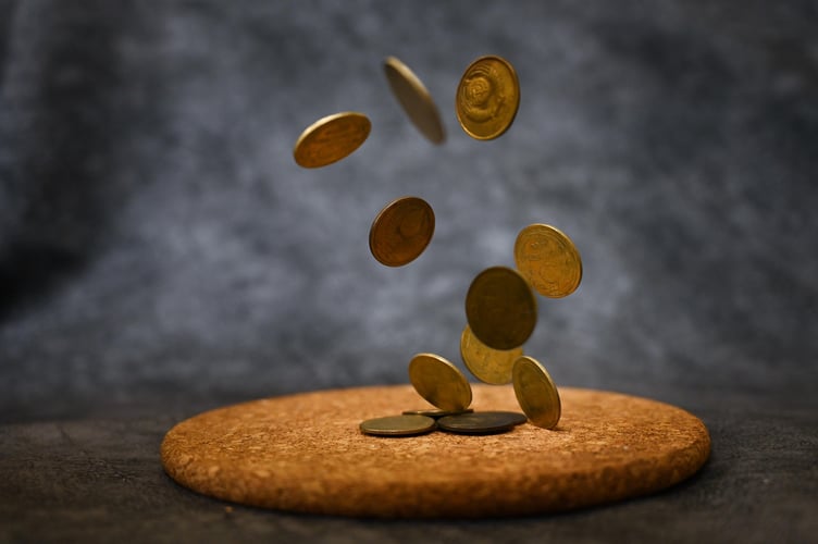The throwing of hot pennies symbolised generosity and celebration from the town’s leaders to the community