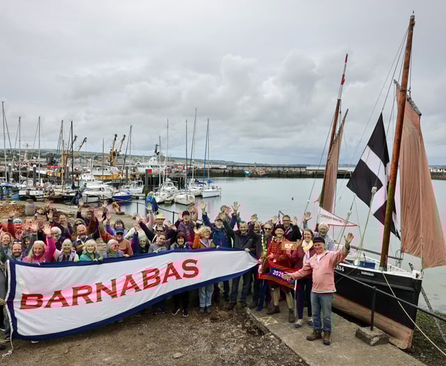 Community celebrates National Flagship Award for Cornish boat