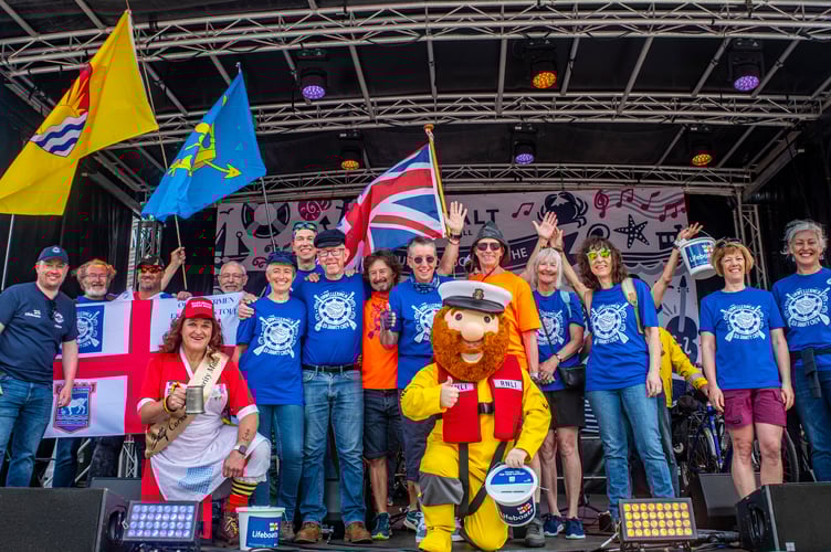 The Orwellermen Shanty Crew - Credit AnTreth Photography.