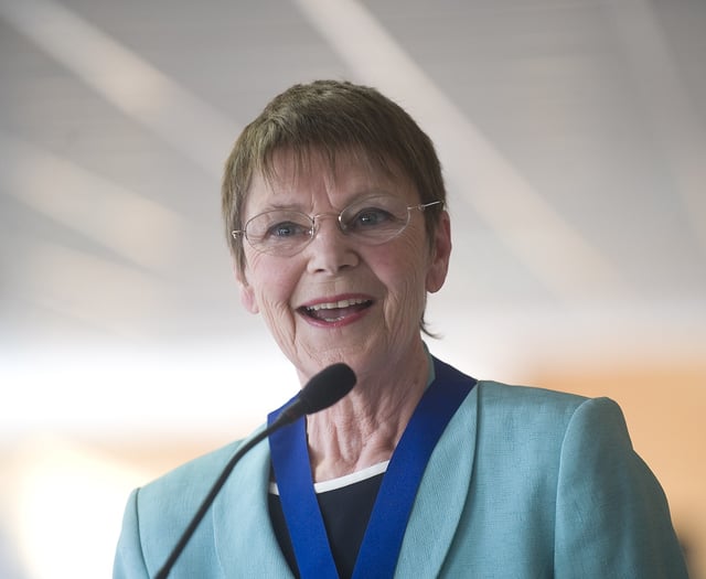Tributes to former mayor 