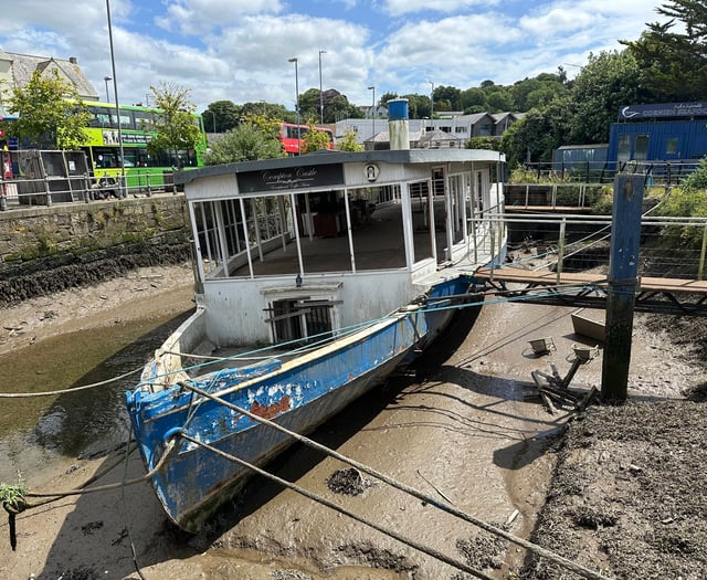 Derelict paddle steamer to finally be removed 