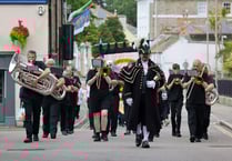 Head of St John carried through town to mark start of Golowan Festival