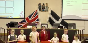 Primary schoolchildren demand action on recycling fees