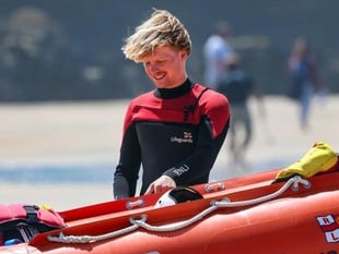 RNLI lifeguards rescue 10 swimmers caught in a rip current