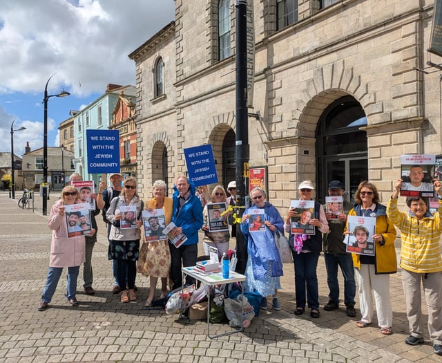 Vigil raises awareness of hostage plight