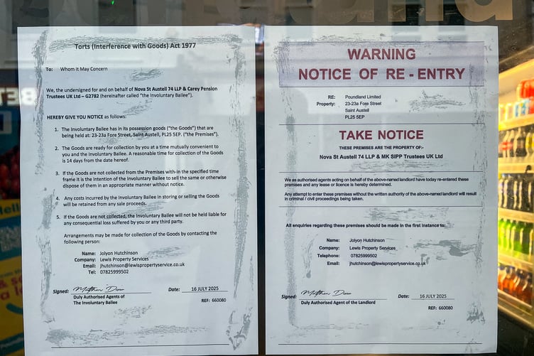 A bailee notice that was placed on the doors of the Poundland store. (Picture: Paul Williams)