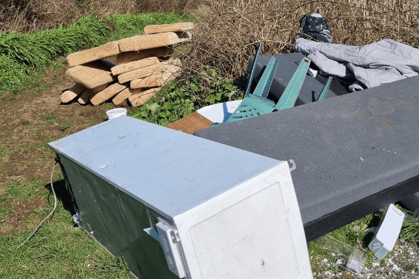 Flytip bus.