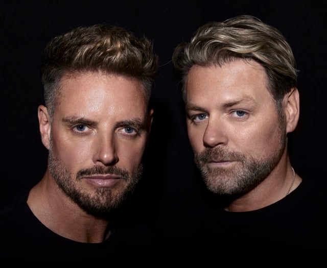 Chart-topping duo to perform night of iconic 90s pop anthems 