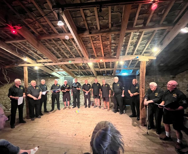 Choir entertains campers to raise funds for good causes