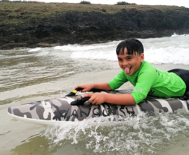 Schoolchildren learn how to keep safe at the beach