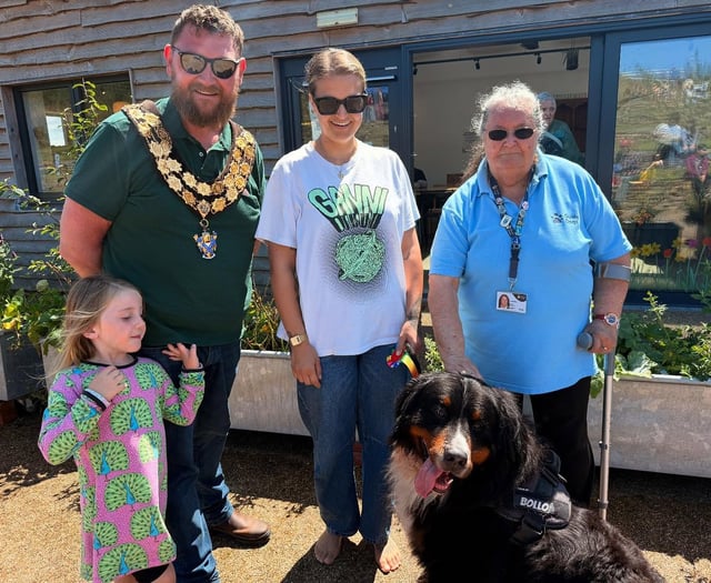 Lots of ‘a-paws’ after £500 raised for charity at dog show