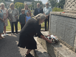 Wreath laying paid tribute to courage and endurance