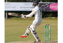 Callington fail to take chances as Swans keep title hopes alive