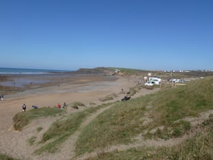 Cornwall Favourites: Huge expanse of sand at Widemouth Bay