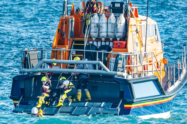 Lizard RNLI Crew Launch to Rescue.