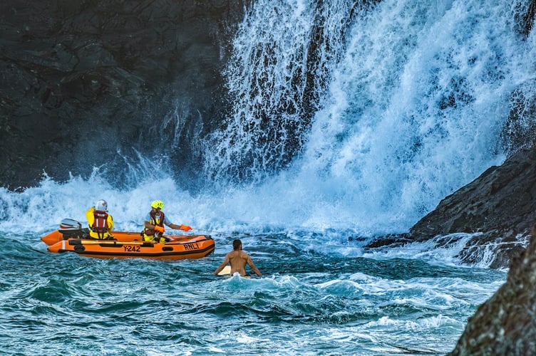 Lizard RNLI crew launch to rescue at Kynance Cove 3.