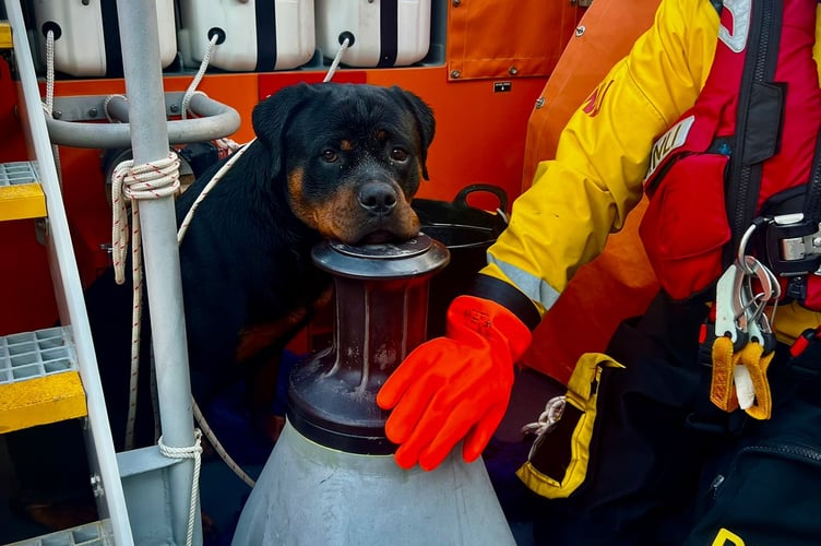Lizard RNLI Crew Launch to Rescue 6.