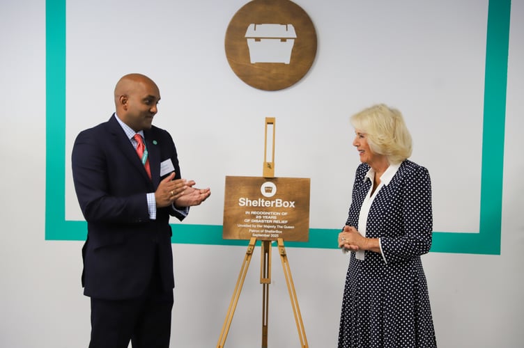 Her Majesty unveiled a commemorative plaque at the charity’s headquarters to mark her visit