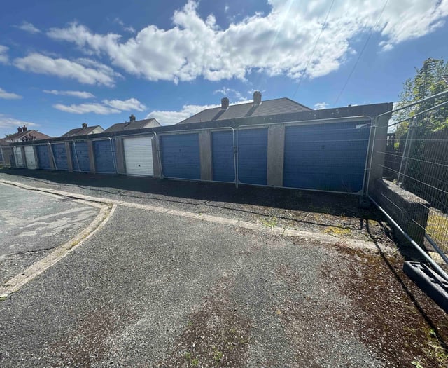 Lock-up lots smash estimates in Roberts Avenue sale