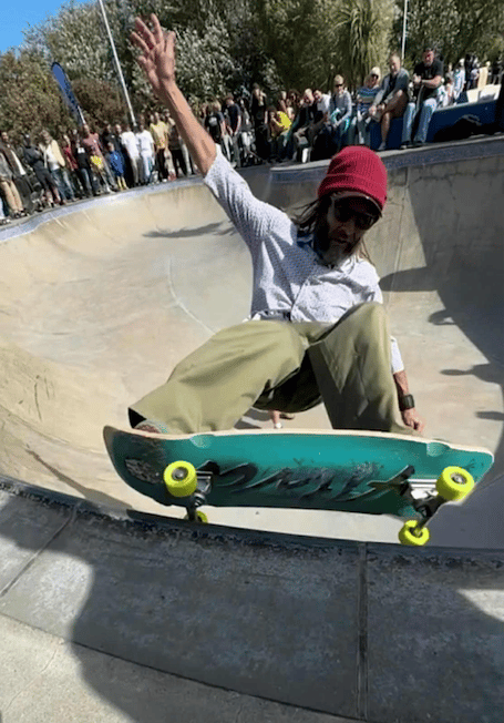 Dogtown skate legend Tony Alva carving it up at the expression session held at Concrete Waves (Picture: @mossfoundationskaters)