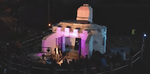 Performance poetry being staged at iconic landmark