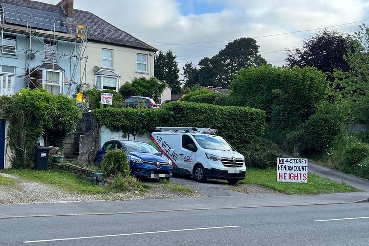 Residents of Par make their feelings known.